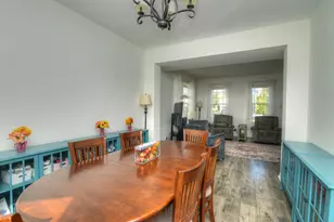 688 Stewart Ave, North Aurora, IL 60542 - Photo 6