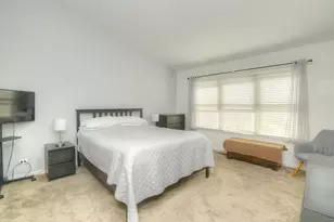 688 Stewart Ave, North Aurora, IL 60542 - Photo 18