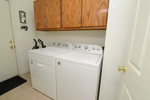 688 Stewart Ave, North Aurora, IL 60542 - Photo 16