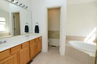 688 Stewart Ave, North Aurora, IL 60542 - Photo 20