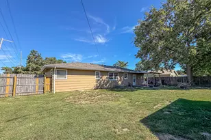 420 W Pierce Ave, Charleston, IL 61920 - Photo 34