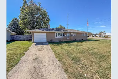 420 W Pierce Avenue, Charleston, IL 61920 - Photo 2
