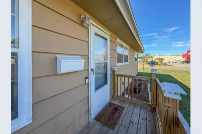 420 W Pierce Avenue, Charleston, IL 61920 - Photo 4