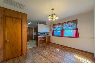 420 W Pierce Ave, Charleston, IL 61920 - Photo 8