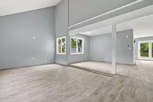 1650 Beverly Ct, Hanover Park, IL 60133 - Photo 8