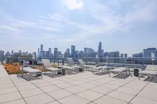 910 W Huron St, Chicago, IL 60642 - Photo 22