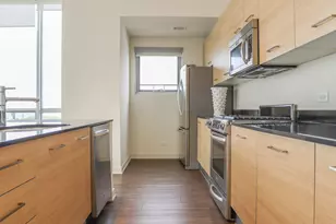 910 W Huron St, Chicago, IL 60642 - Photo 8