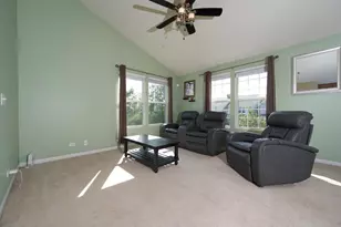 250 Devoe Dr, Oswego, IL 60543 - Photo 6