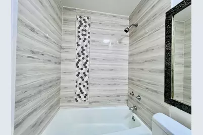 7033 N Kedzie Avenue #710, Chicago, IL 60645 - Photo 12