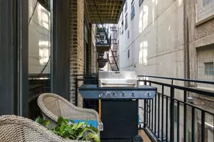 375 W Erie St, Chicago, IL 60654 - Photo 18