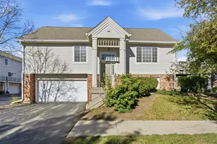 440 Churchill Dr, Elgin, IL 60124 - Photo 1