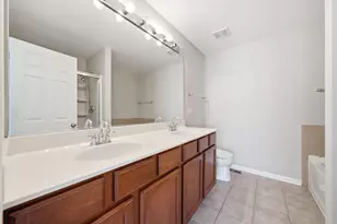 440 Churchill Dr, Elgin, IL 60124 - Photo 12