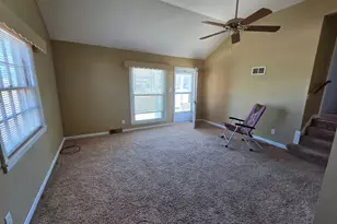 1725 Locust St, Sterling, IL 61081 - Photo 4