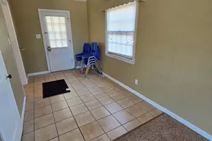 1725 Locust St, Sterling, IL 61081 - Photo 8