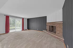 864 Pinehurst Ln, Schaumburg, IL 60193 - Photo 8