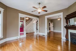 302 W Wood St, Bloomington, IL 61701 - Photo 12