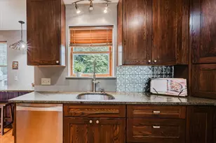 302 W Wood St, Bloomington, IL 61701 - Photo 24