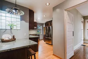 302 W Wood St, Bloomington, IL 61701 - Photo 26
