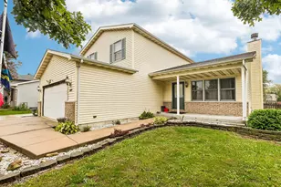 1677 Carol Anne Dr, Morris, IL 60450 - Photo 2