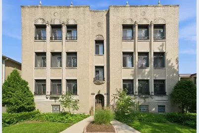 6211 N Mozart Street #2N, Chicago, IL 60659 - Photo 1