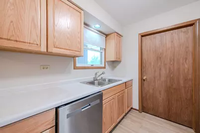 2516 Red Oak Trail, Crest Hill, IL 60403 - Photo 10