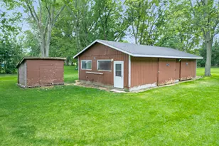 2292 N Leaf River Rd, Mount Morris, IL 61054 - Photo 34