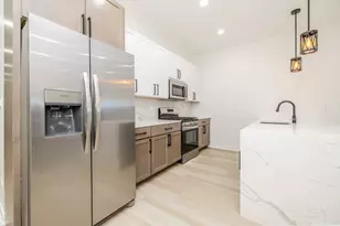 1052 N Central Park Ave, Chicago, IL 60651 - Photo 6