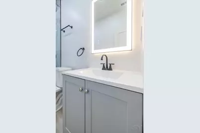 1052 N Central Park Avenue, Chicago, IL 60651 - Photo 28