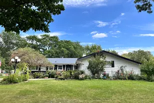 227 Wellesley Ln, Schaumburg, IL 60193 - Photo 1