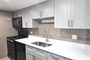 10840 S Kilpatrick Ave, Oak Lawn, IL 60453 - Photo 8