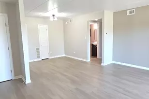 10840 S Kilpatrick Ave, Oak Lawn, IL 60453 - Photo 6