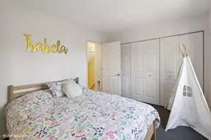 2715 N Janssen Ave, Chicago, IL 60614 - Photo 18