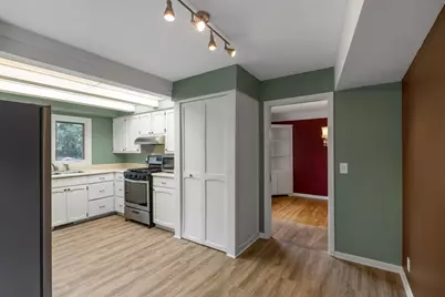 27 Francis Avenue, Crystal Lake, IL 60014 - Photo 6