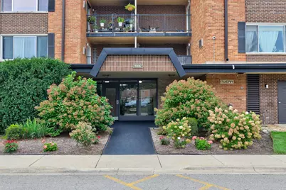 1206 S New Wilke Road #403, Arlington Heights, IL 60005 - Photo 2