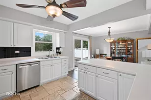 2257 Woodland Cir, Naperville, IL 60565 - Photo 6