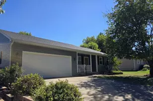 2 Acorn Dr, Harrisburg, IL 62946 - Photo 2