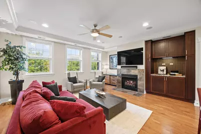 1921 W Diversey Parkway #402, Chicago, IL 60614 - Photo 2