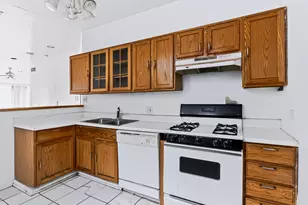 1942 E 72nd Pl, Chicago, IL 60649 - Photo 8