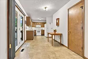 113 Manor Cir, Bloomington, IL 61704 - Photo 24