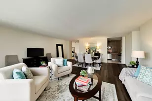 330 W Diversey Pkwy, Chicago, IL 60657 - Photo 2