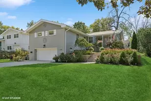 129 Sturtz St, Barrington, IL 60010 - Photo 1