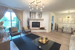7236 Cottonwood Ct, Willowbrook, IL 60527 - Photo 10