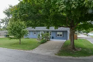 205 S Miller, Clifton, IL 61727 - Photo 2