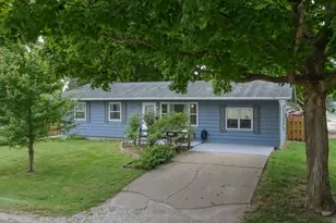 205 S Miller, Clifton, IL 61727 - Photo 36