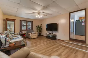 205 S Miller, Clifton, IL 61727 - Photo 4