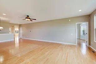 3172 Ravinia Cir, Mundelein, IL 60060 - Photo 18
