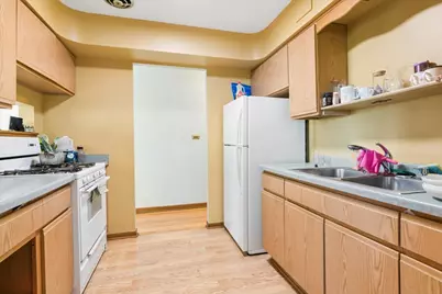 8121 N Ottawa Avenue, Niles, IL 60714 - Photo 6