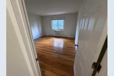 375 W Winchester Road #208, Libertyville, IL 60048 - Photo 8