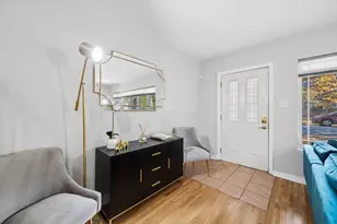 245 S Oak Park Ave, Oak Park, IL 60302 - Photo 4