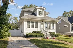 333 E Chicago Ave, Hinsdale, IL 60521 - Photo 1